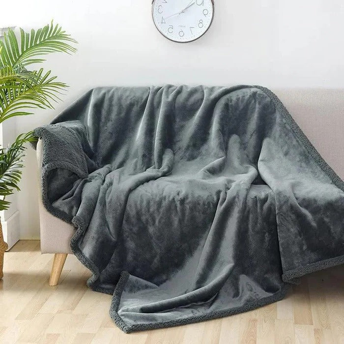 Waterproof Warm Fleece Blanket - Pet & Spill Proof Throw for Couch, Dogs, Picnic, Car Seat Cover